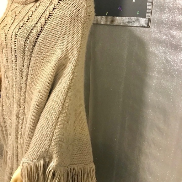 Torrid poncho - Picture 5 of 8